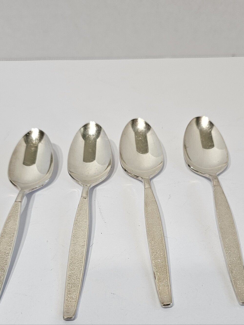 4pc Lot Oneida Community Silver Sands Teaspoons